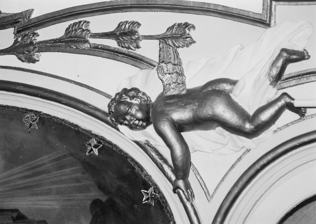 Angioletti reggimedaglione (rilievo, serie) - ambito Italia centrale (sec. XVIII)