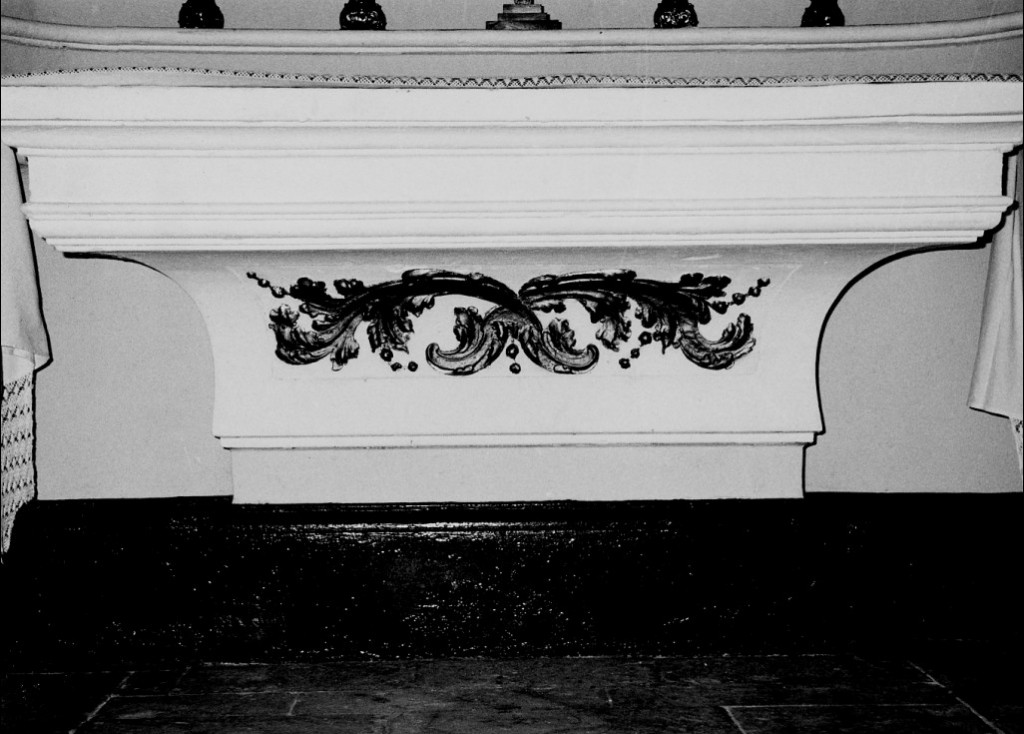 Motivi decorativi vegetali (altare - a blocco) - ambito Italia centrale (sec. XVIII)