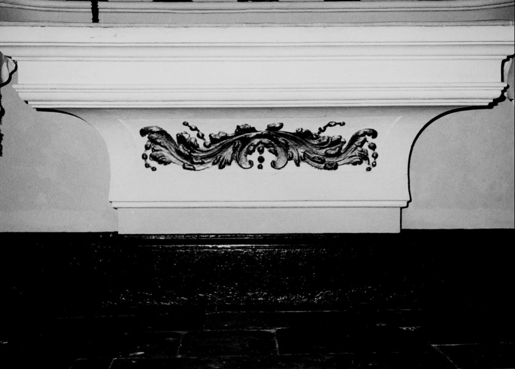 Motivi decorativi vegetali (altare - a blocco) - ambito Italia centrale (sec. XVIII)