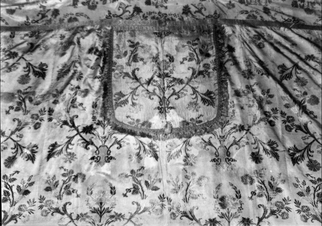 Motivi decorativi vegetali (piviale) - ambito Italia centrale (fine/inizio secc. XVIII/ XIX)