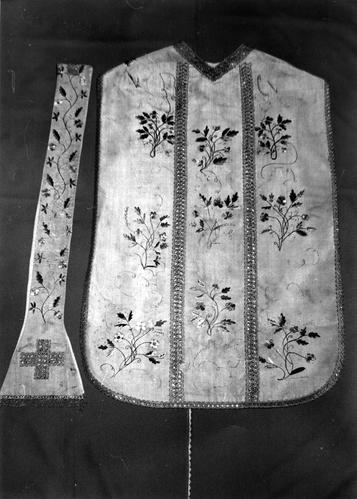 Motivi decorativi floreali (paramento liturgico) - ambito Italia centrale (sec. XIX)