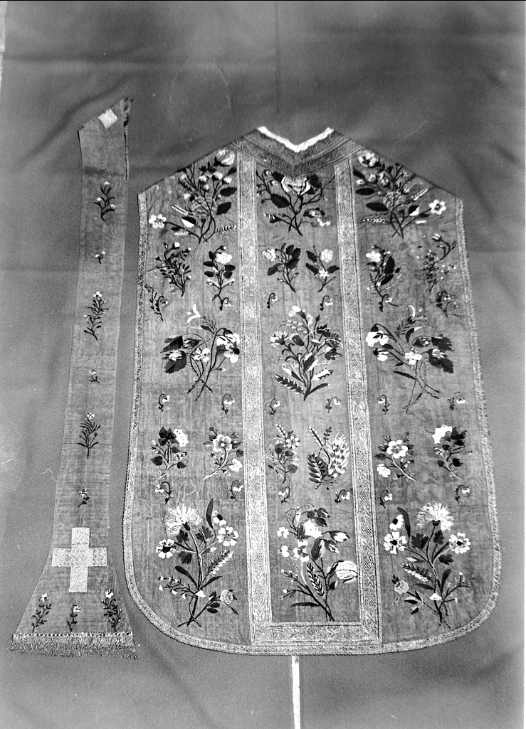 Motivi decorativi floreali (paramento liturgico) - ambito Italia centrale (sec. XIX)