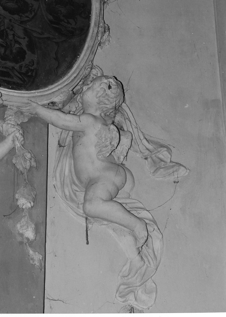 Angioletto reggimedaglione (scultura, serie) di Piazzoli Carlo (attribuito) (prima metà sec. XVIII)