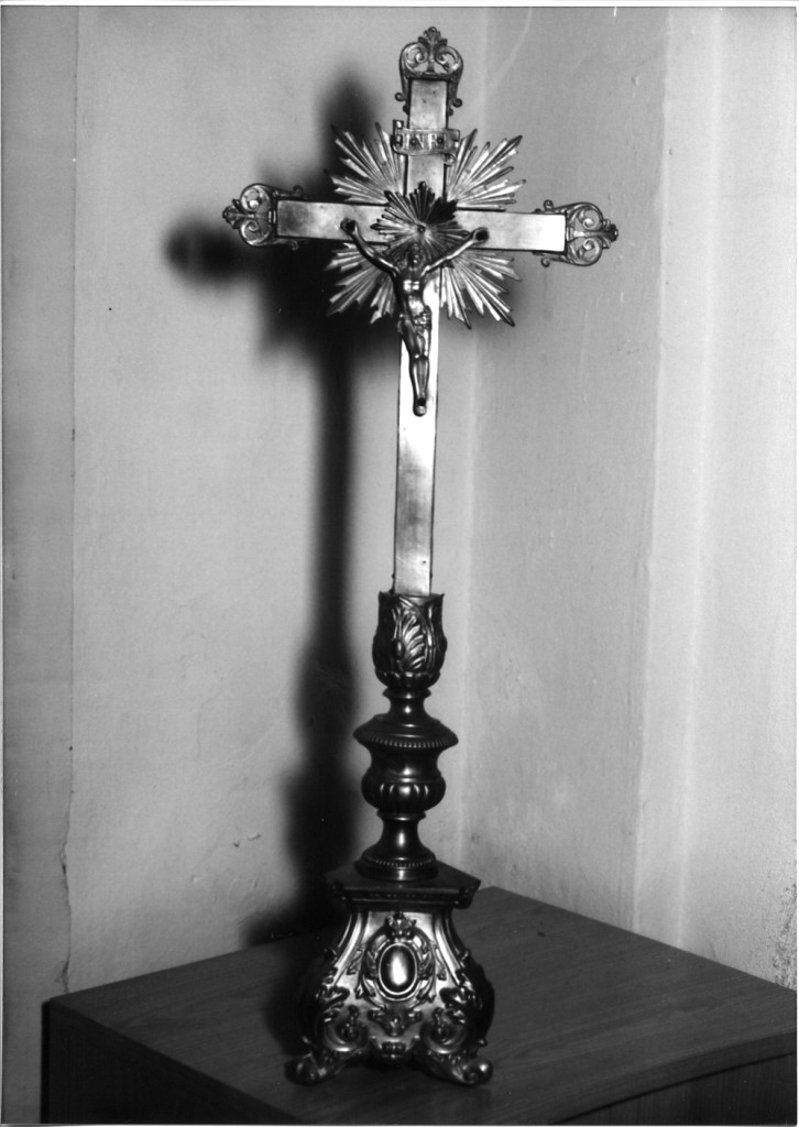 Cristo crocifisso, motivi decorativi vegetali, a volute (crocifisso) - ambito Italia centrale (seconda metà sec. XIX)