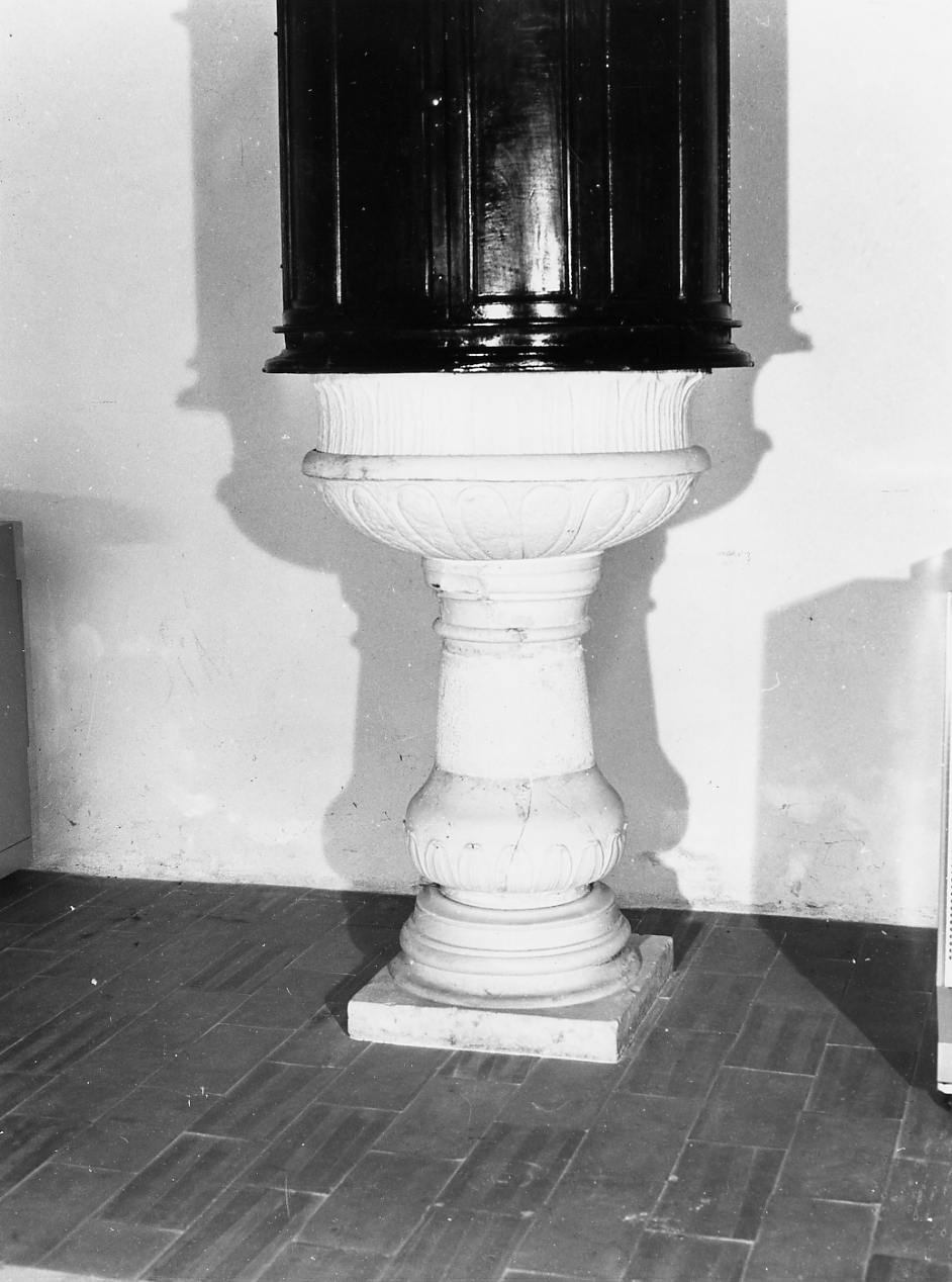 acquasantiera - a fusto - ambito abruzzese (sec. XVIII)