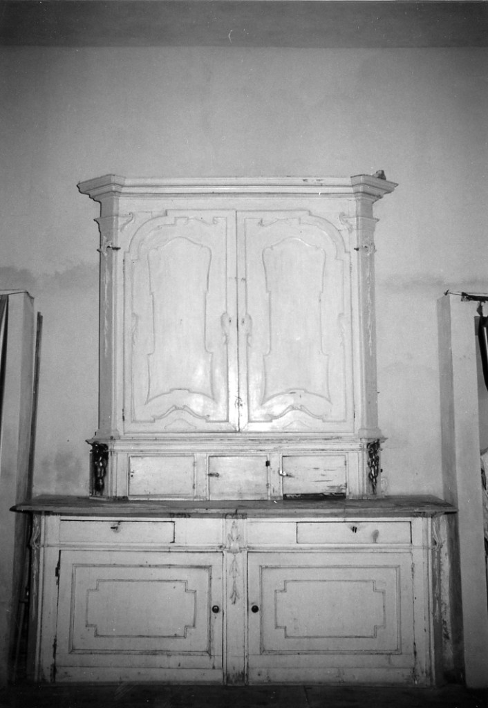 Motivo decorativo a volute (armadio da sacrestia) - ambito Italia centrale (seconda metà sec. XVIII)