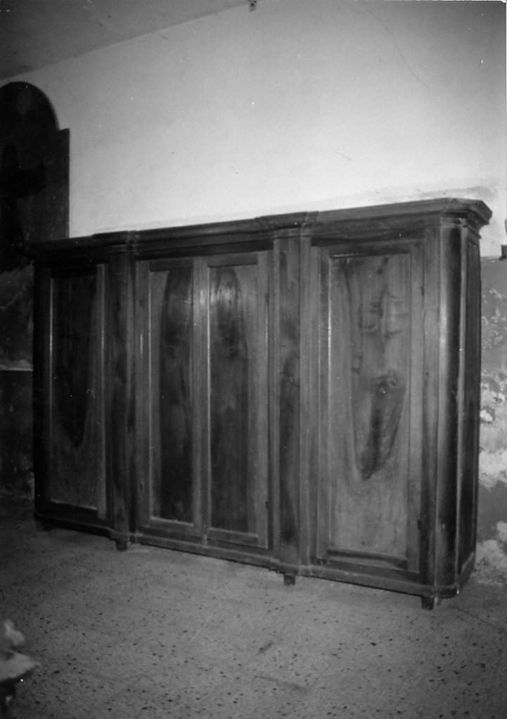 armadio da sacrestia - ambito Italia centrale (sec. XVIII)