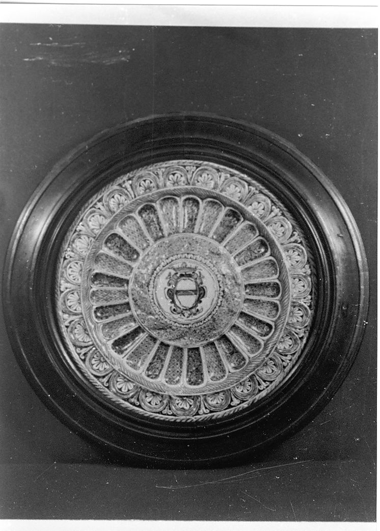 stemma (piatto da parata) - manifattura Italia centrale (fine sec. XVI)