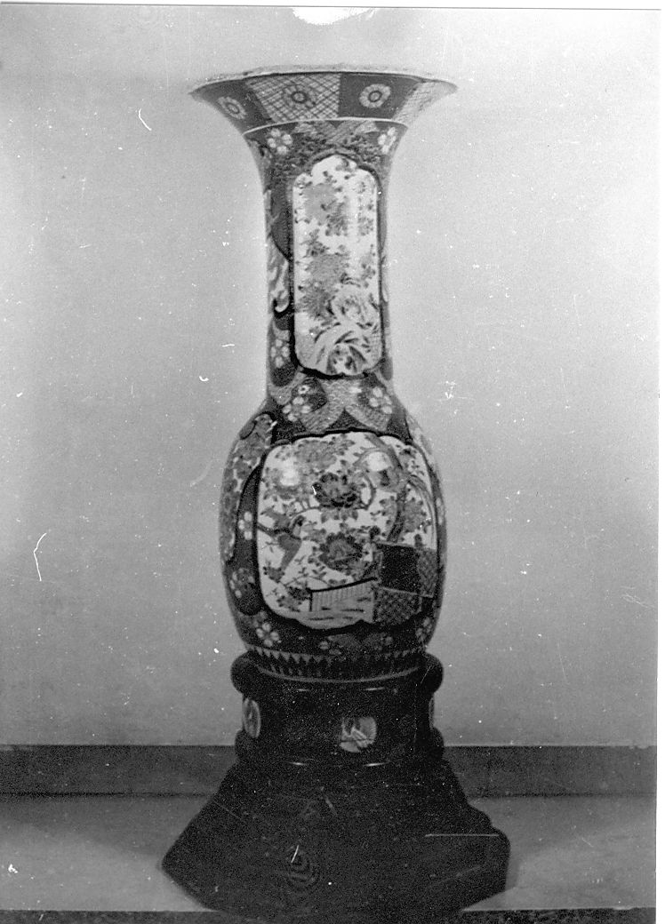 motivi decorativi floreali (vaso, coppia) - manifattura cinese (inizio sec. XIX)