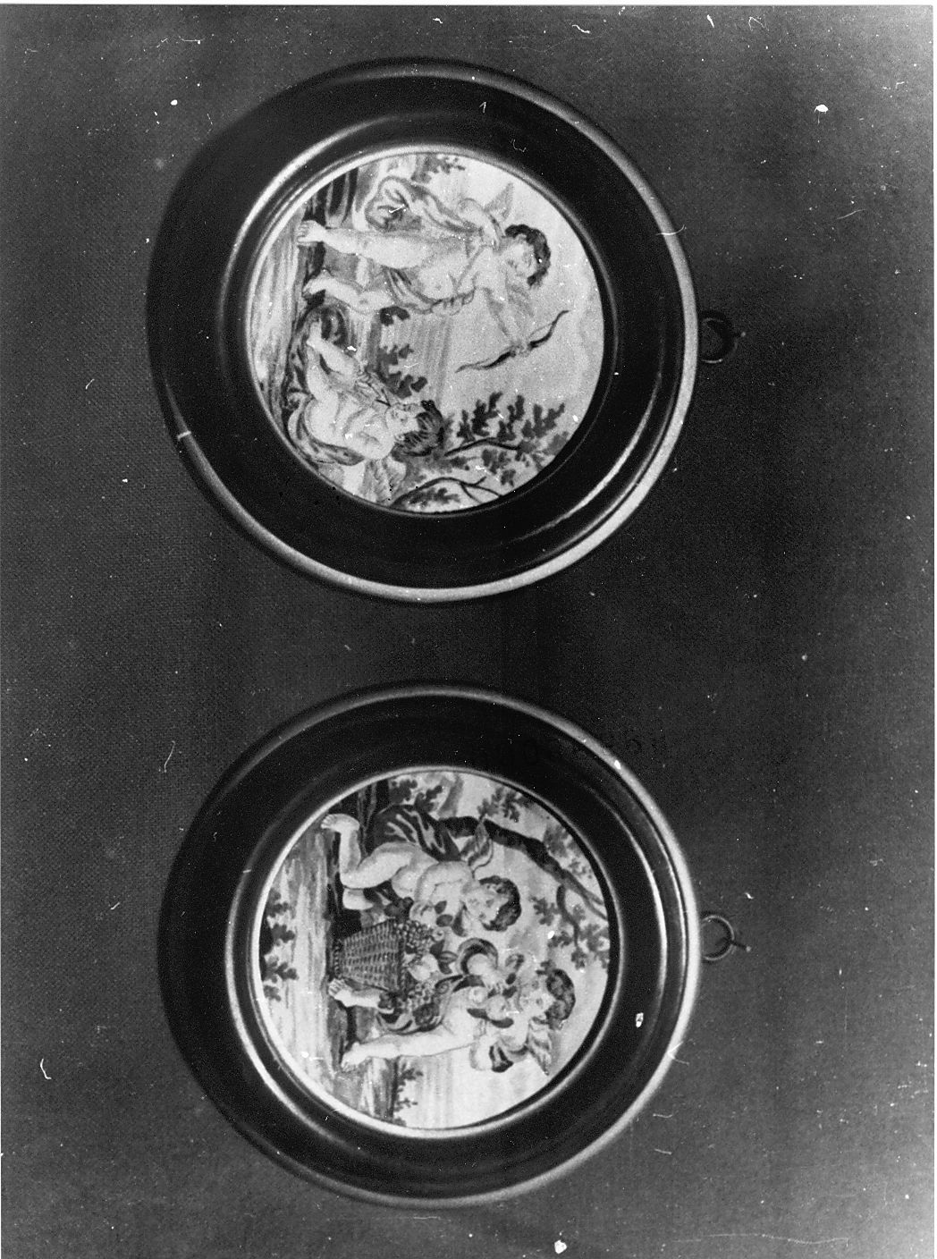 angeli e cherubini (tondo, coppia) - manifattura Italia centrale (inizio sec. XX)