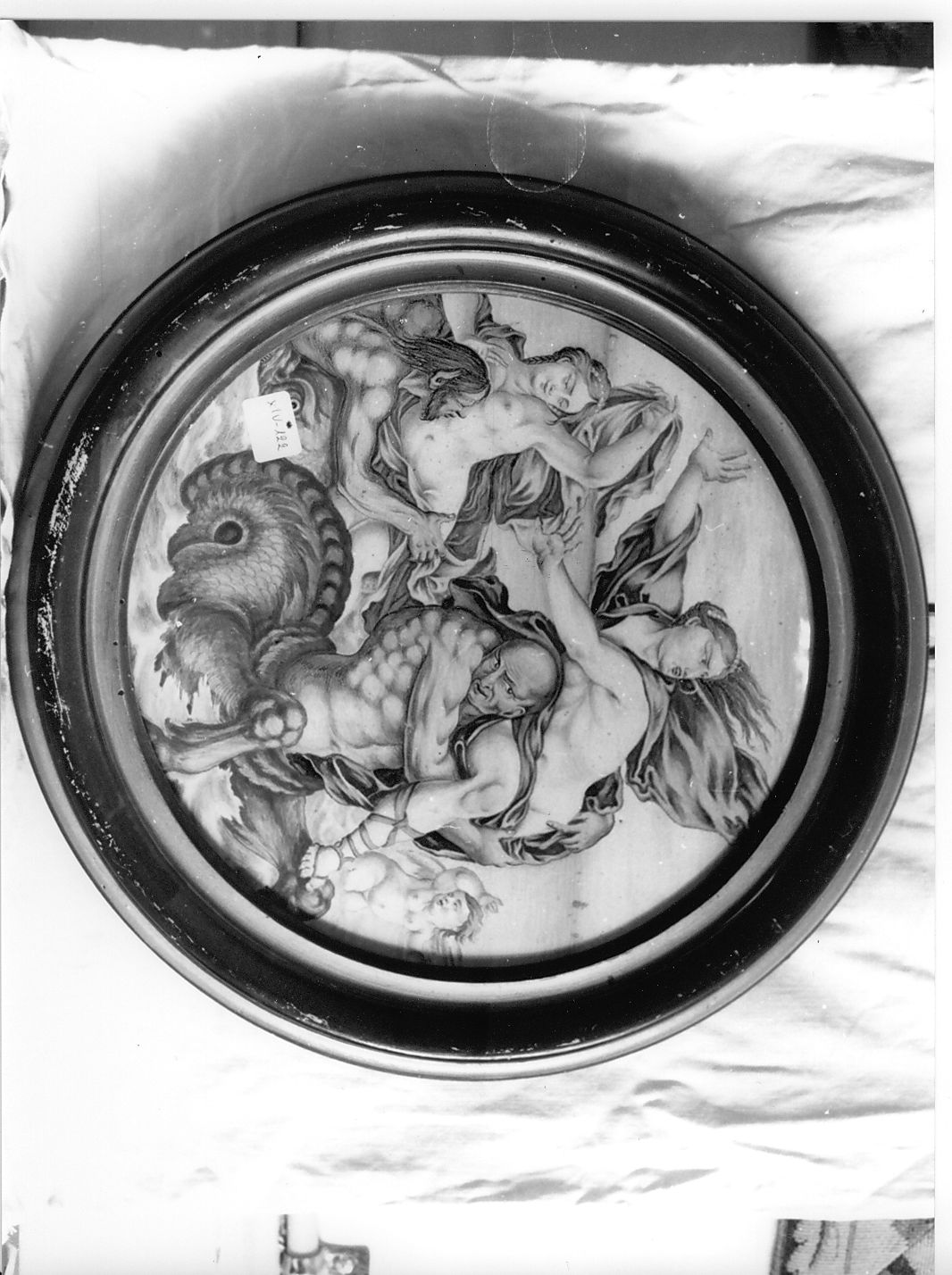 ratto di Nereide (tondo) di Gentili Carmine (attribuito) (metà sec. XVIII)