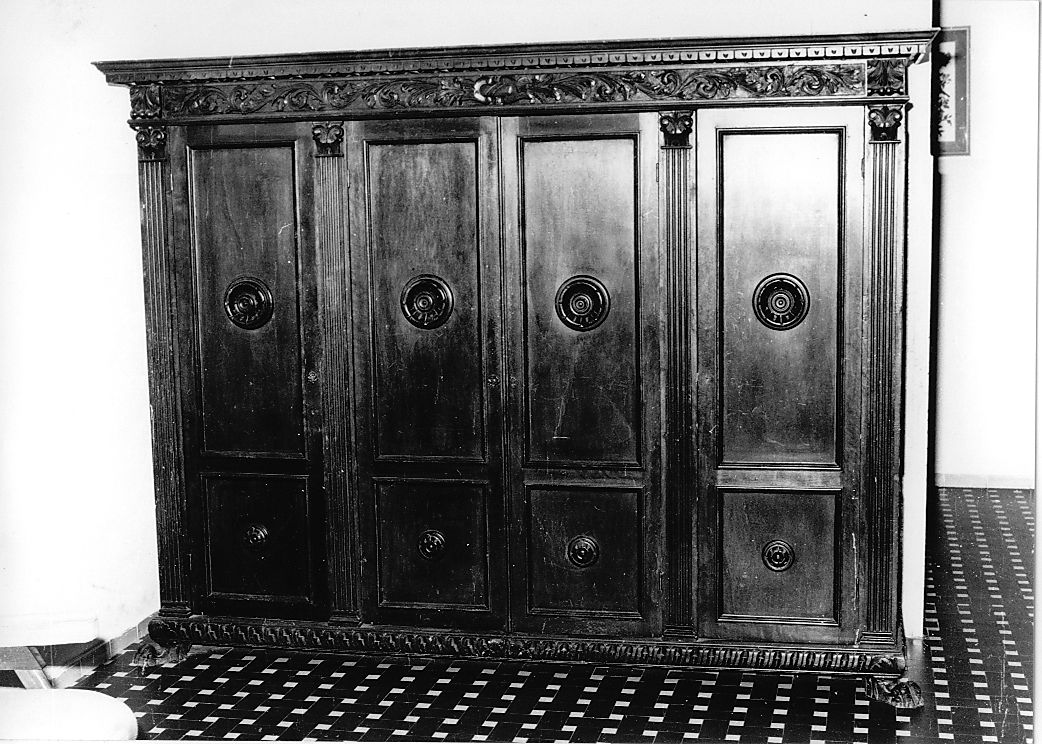 armadio - ambito italiano (sec. XX)