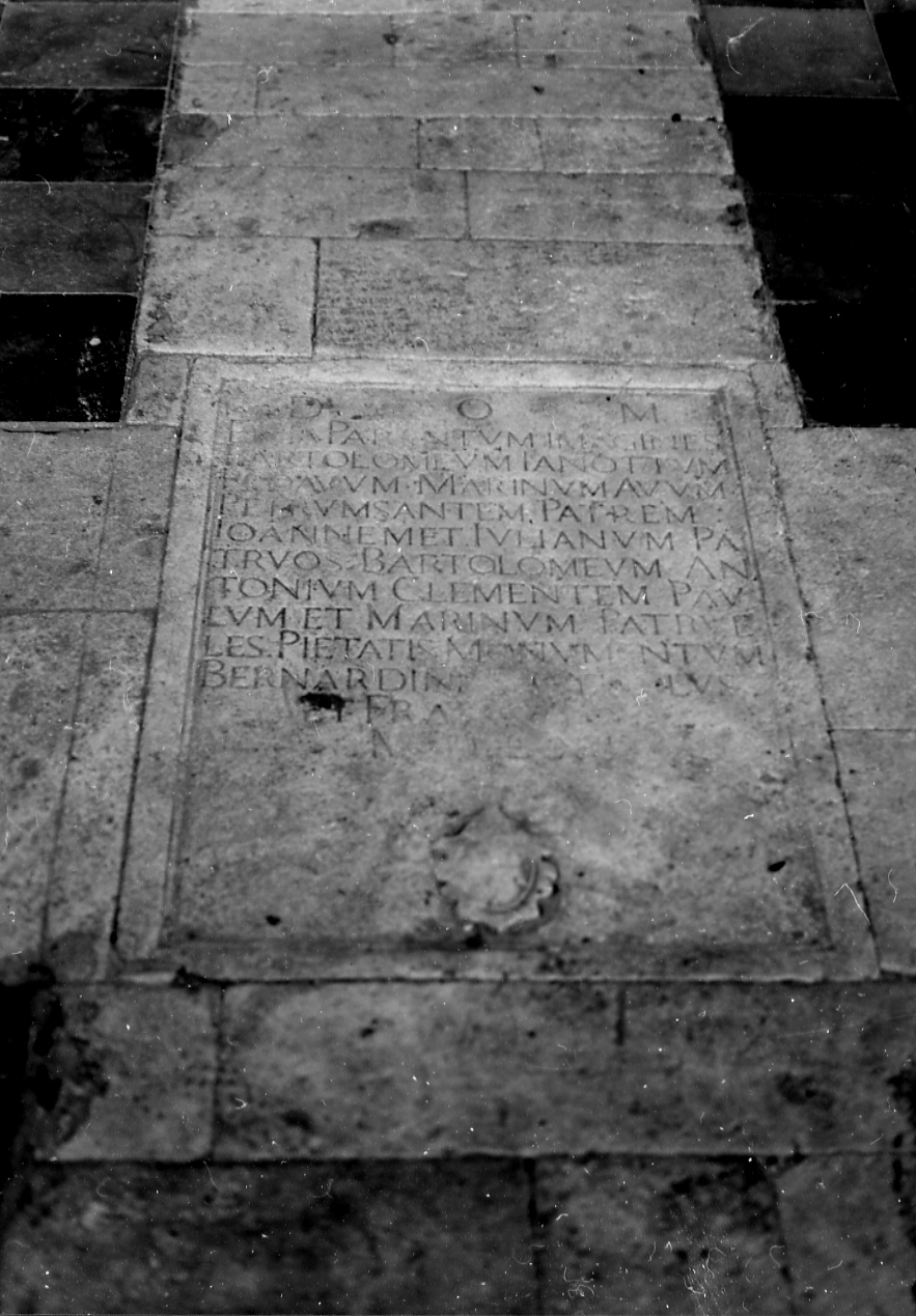 lapide commemorativa, opera isolata - bottega abruzzese (sec. XVI)