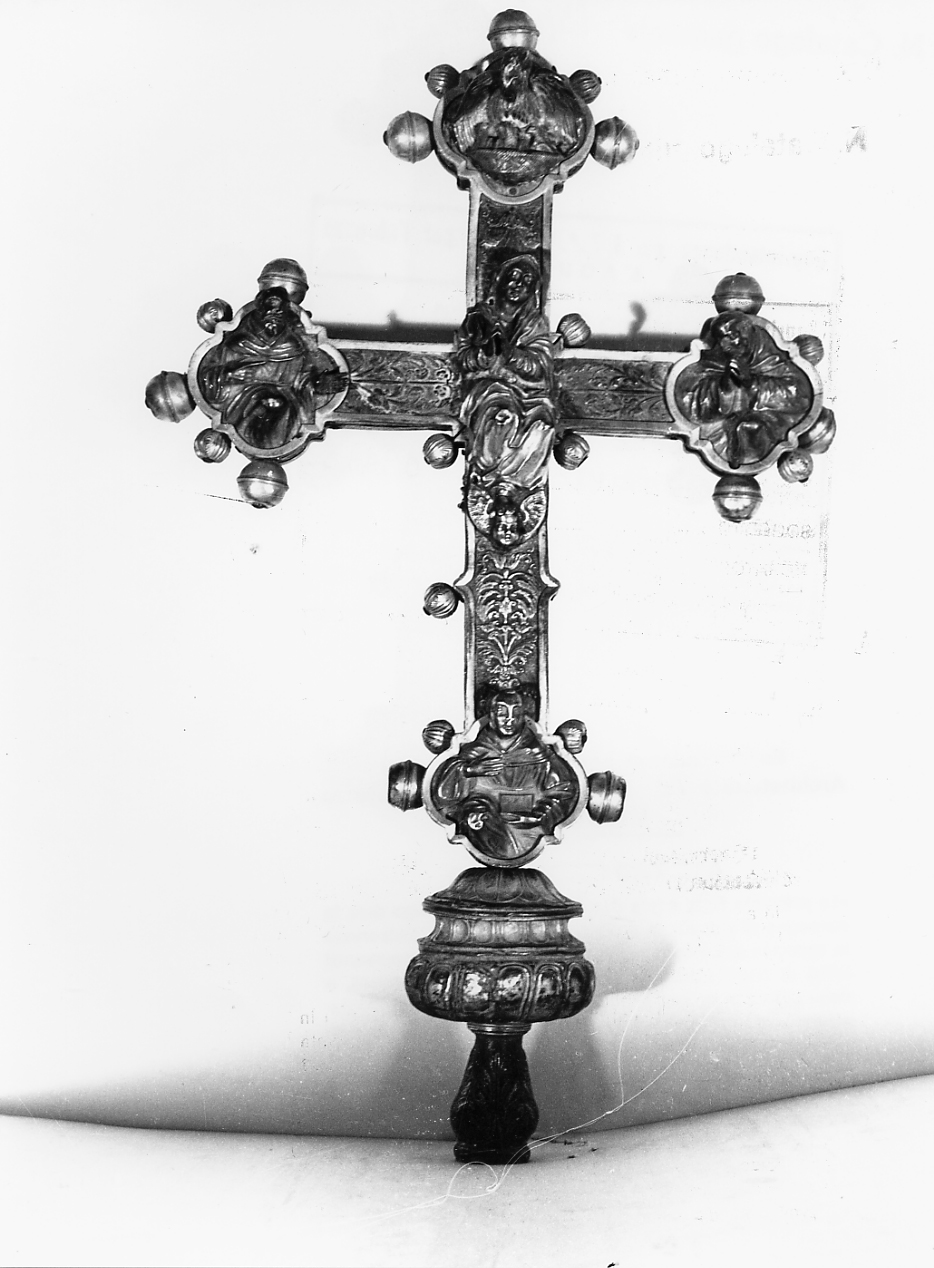 Madonna, il pellicano, San Francesco, San Bernardino e San Bonaventura (croce processionale) - manifattura aquilana (sec. XVI)
