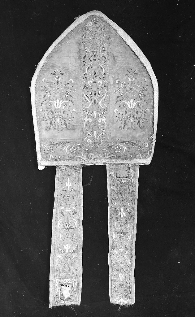 mitria - manifattura abruzzese (sec. XV)