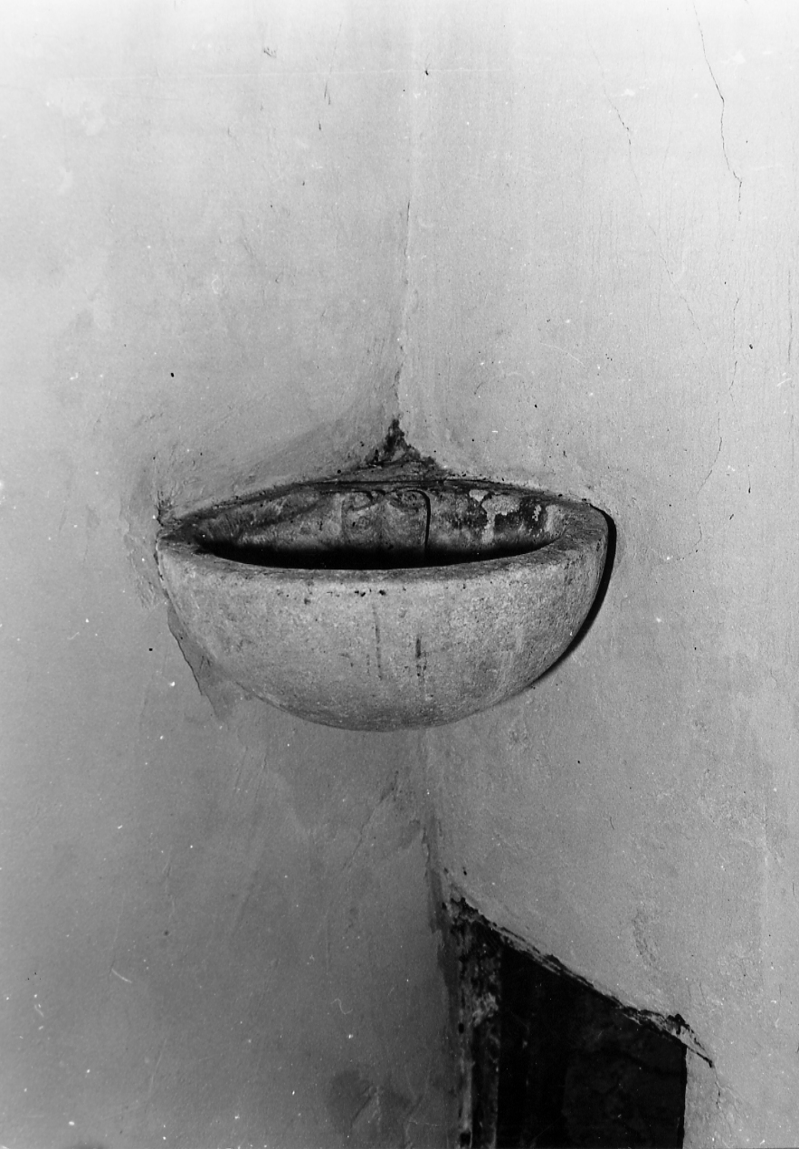 acquasantiera da parete - ambito Italia centrale (sec. XIX)