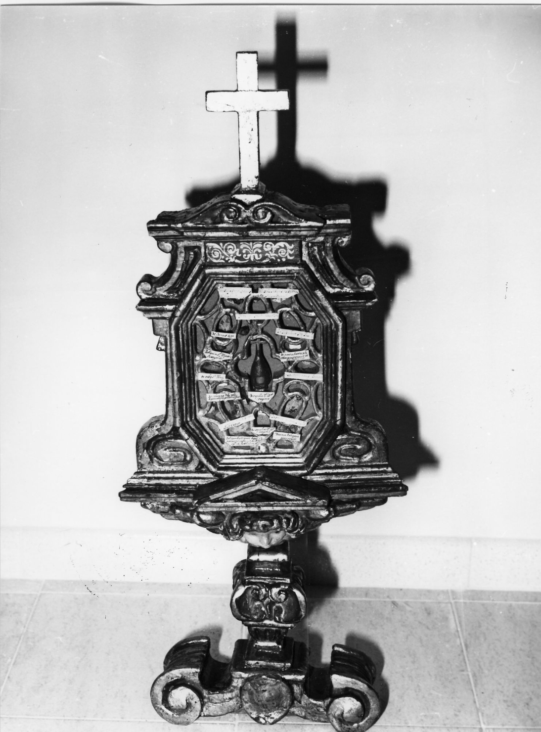 reliquiario - a tabella - ambito Italia centrale (sec. XVII)