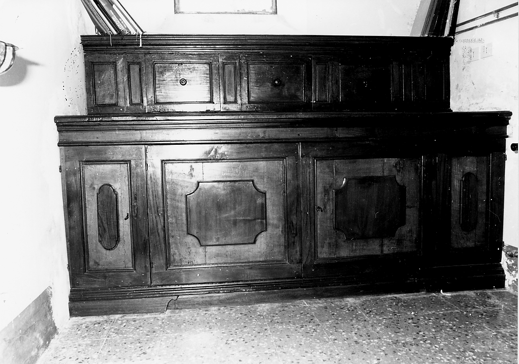 mobile da sacrestia con alzata - ambito Italia centrale (sec. XIX)