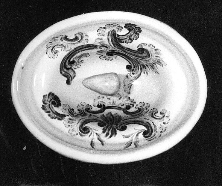 motivi decorativi floreali (coperchio) di Fuina Gesualdo (attribuito) (fine/inizio secc. XVIII/ XIX)