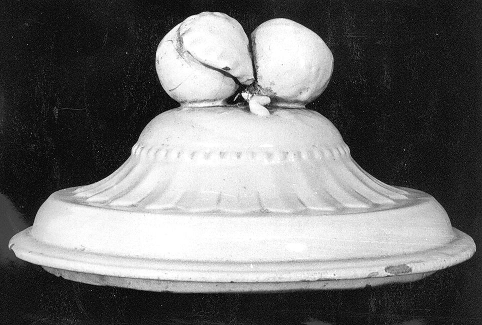 motivi decorativi floreali (coperchio di zuppiera) - manifattura Italia centrale (inizio sec. XIX)