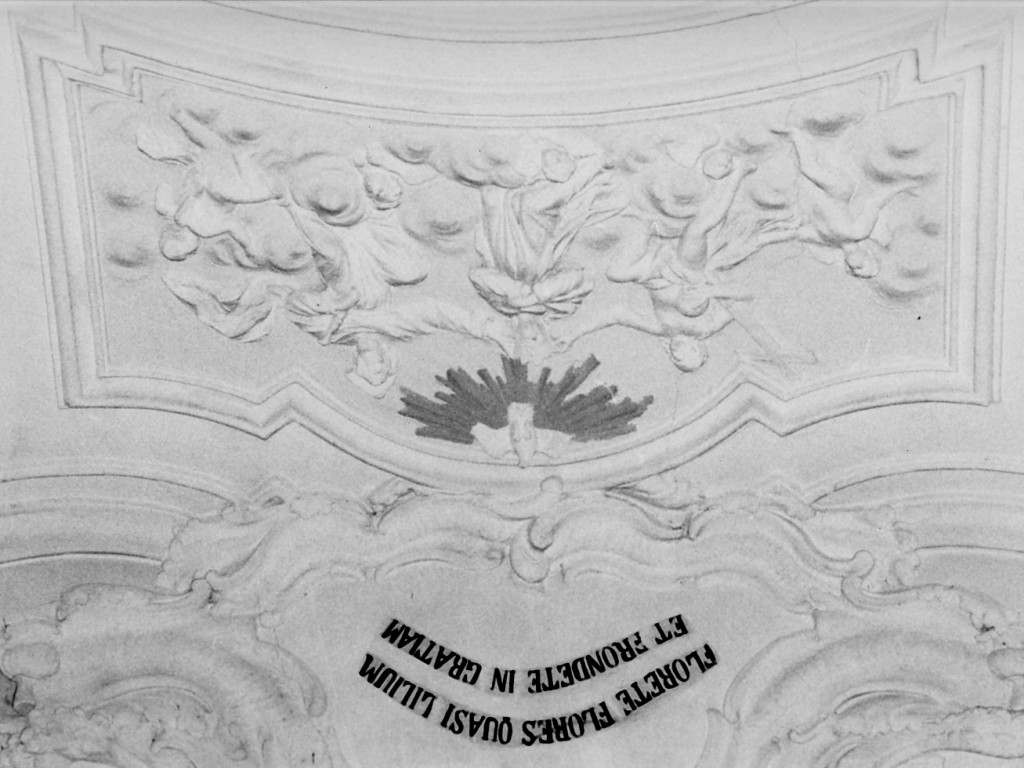 incoronazione di Maria Vergine (rilievo) di Gianni G (cerchia) (sec. XVIII)