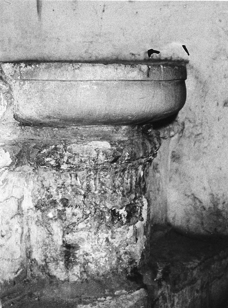 fonte battesimale - ambito abruzzese (sec. XVIII)