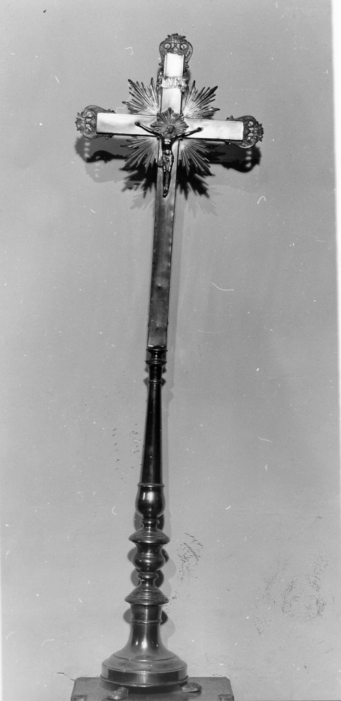 croce d'altare - ambito Italia centrale (inizio sec. XX)