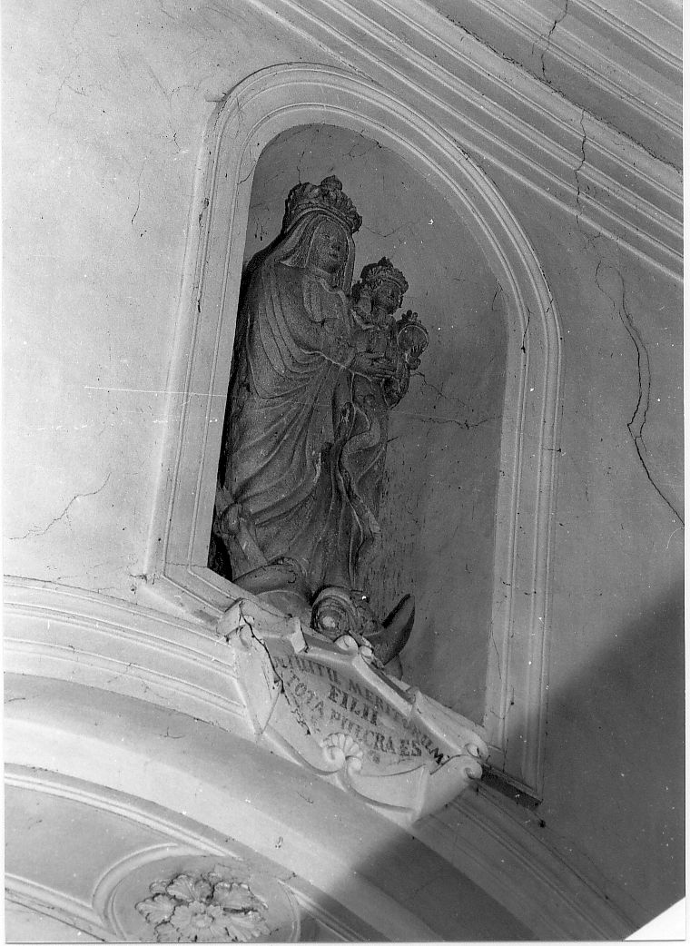 Madonna con Bambino (statua, opera isolata) - bottega Italia centrale (sec. XVIII)