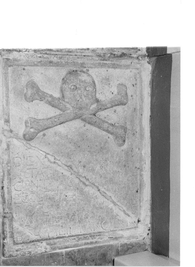 lapide tombale, opera isolata - bottega Italia centrale (sec. XVII)