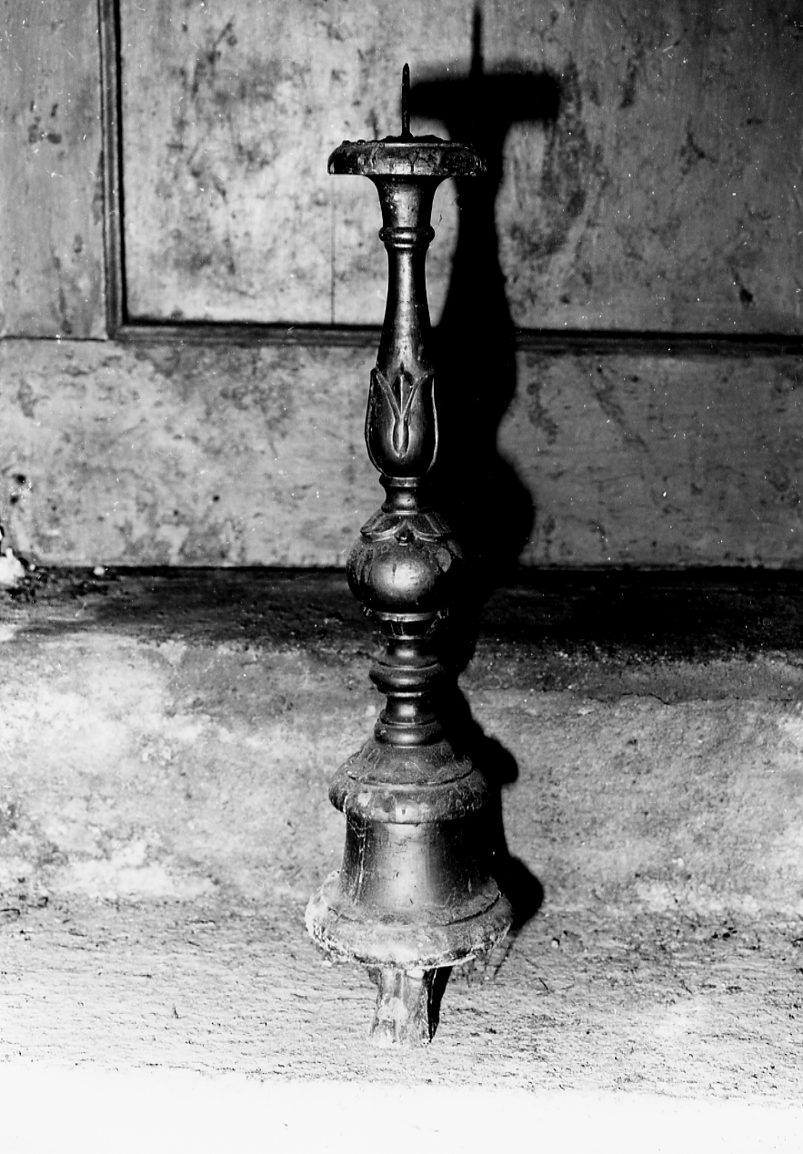 candeliere, opera isolata - bottega Italia centrale (sec. XIX)