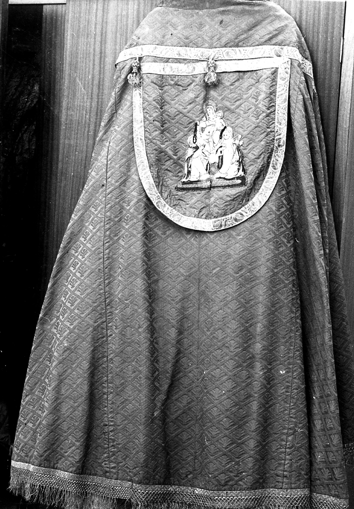 piviale, opera isolata - manifattura Italia centrale (secc. XVII/ XVIII)