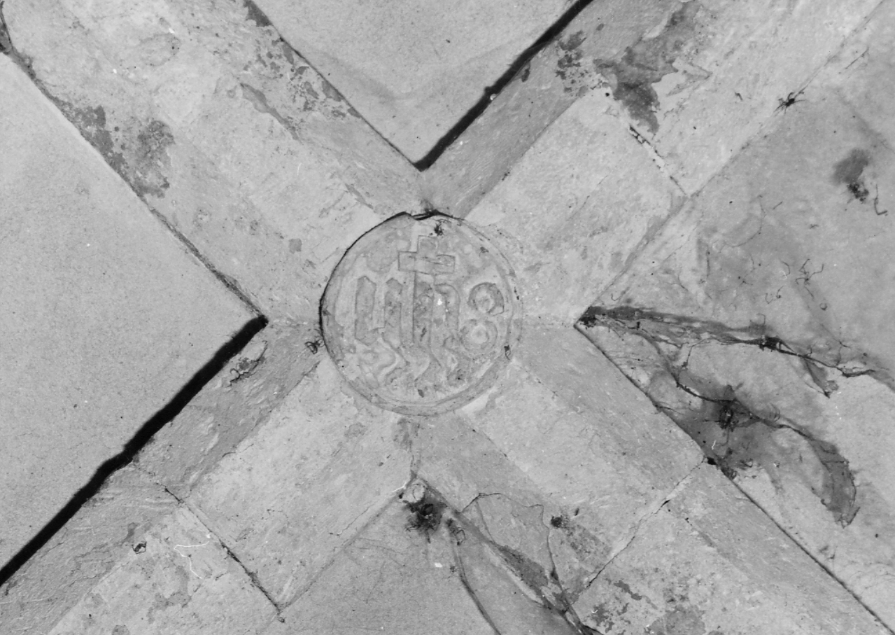 monogramma cristologico (rilievo, opera isolata) - bottega Italia centrale (fine/inizio secc. XV/ XVI)