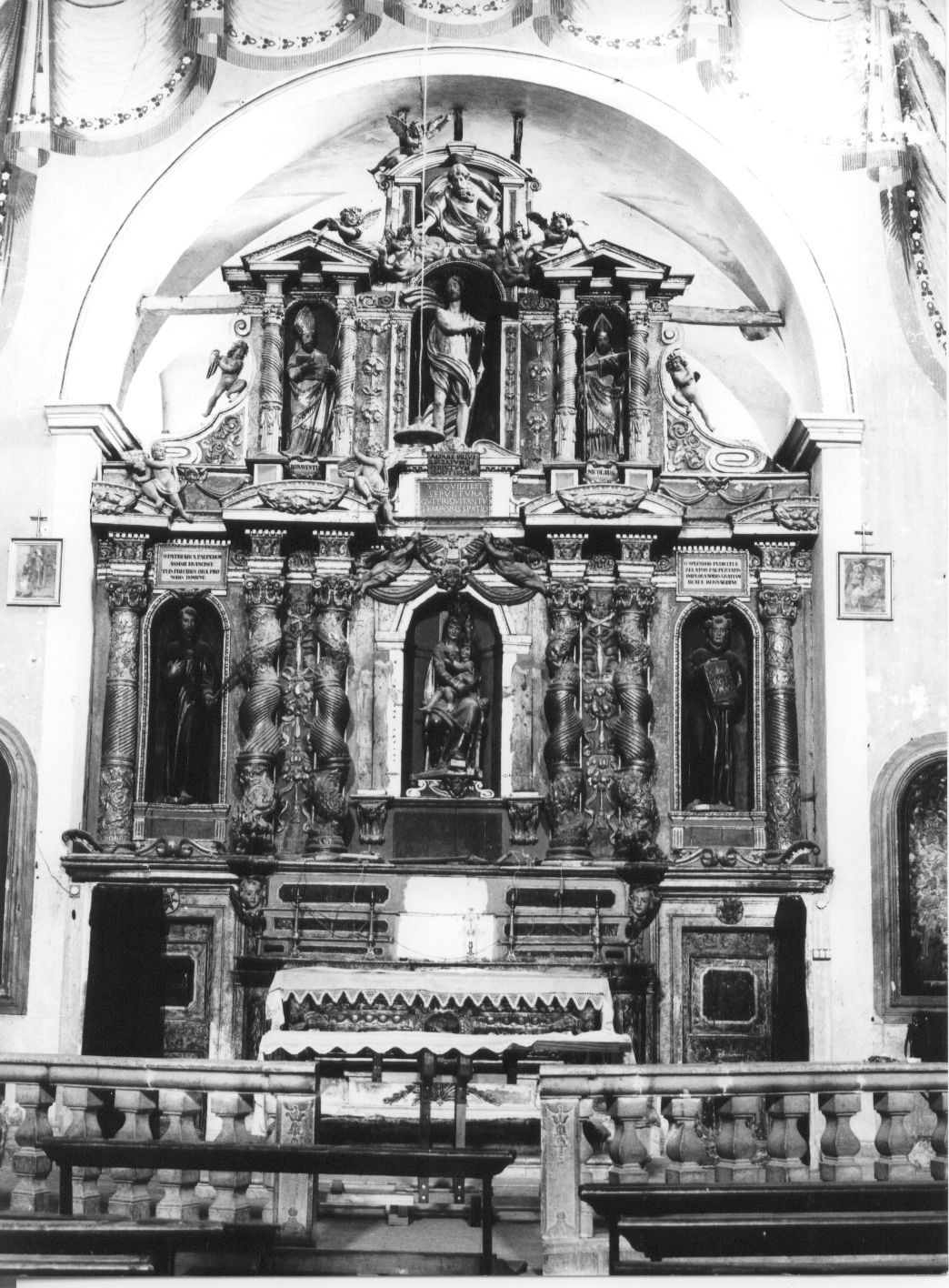 altare maggiore, insieme di Giovanni Bernardo di Alessandro (attribuito) (sec. XVII)