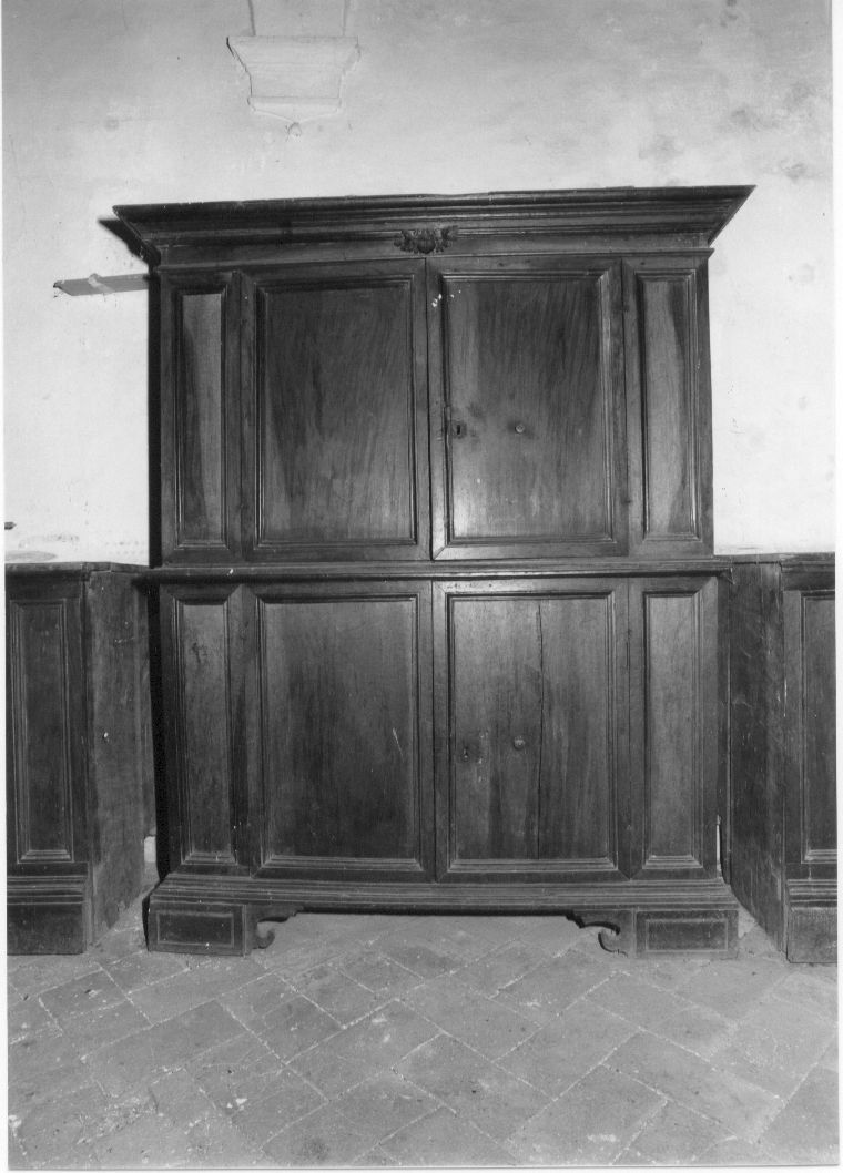 mobile da sacrestia con alzata, opera isolata - bottega Italia centrale (sec. XVII)