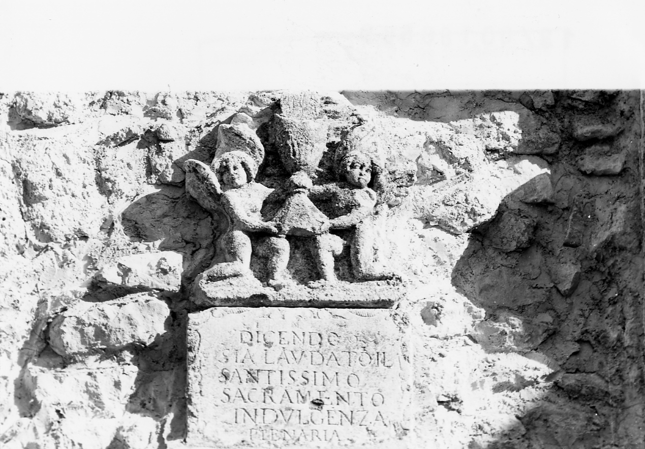 angeli adoranti il calice eucaristico (rilievo, opera isolata) - bottega Italia centrale (sec. XVIII)