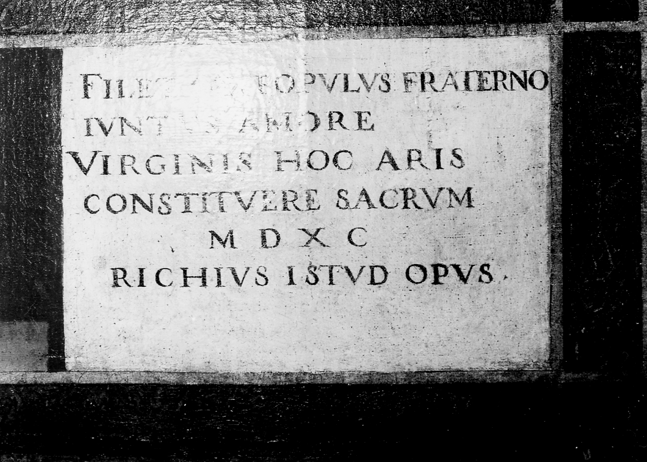 Madonna del Rosario con San Domenico e Santa Caterina e misteri del rosario (lapide) - ambito Italia centrale (sec. XVI)