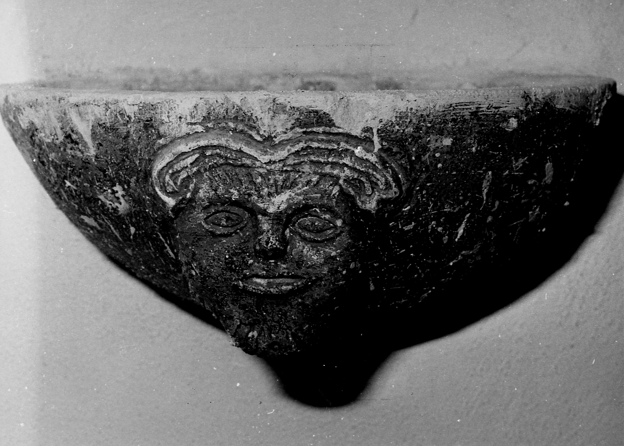 acquasantiera da parete - ambito Italia centrale (sec. XVI)