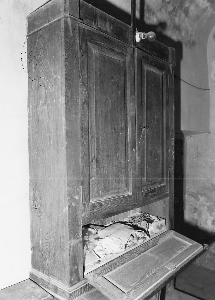 mobile da sacrestia - ambito Italia centrale (primo quarto sec. XX)