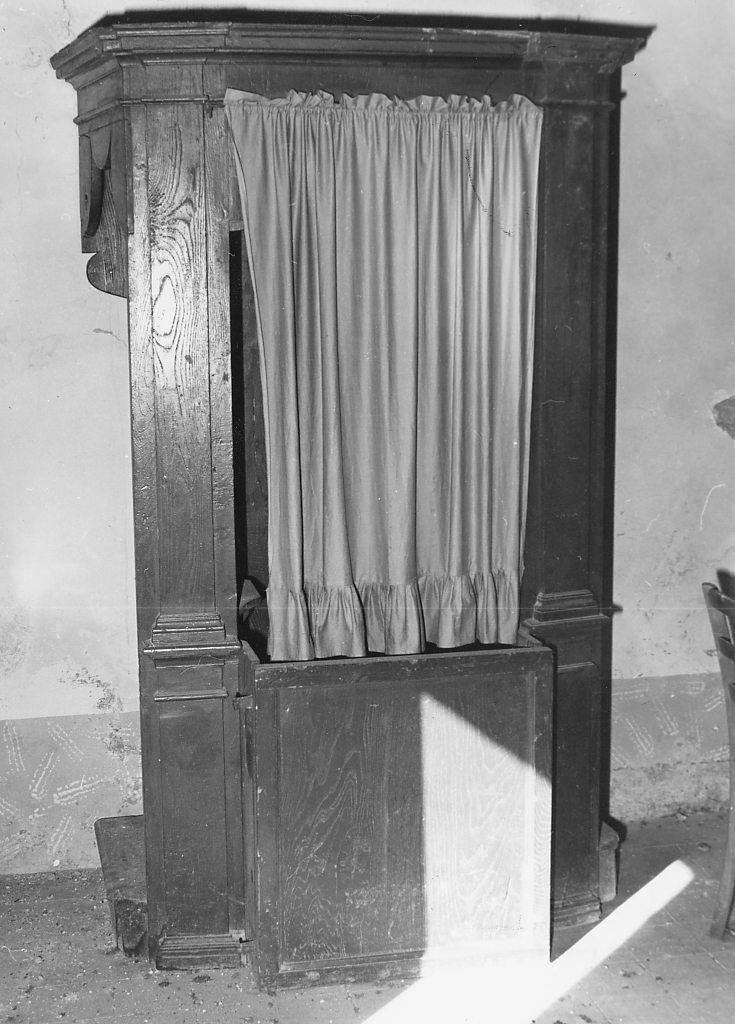 confessionale - ambito Italia centrale (primo quarto sec. XX)