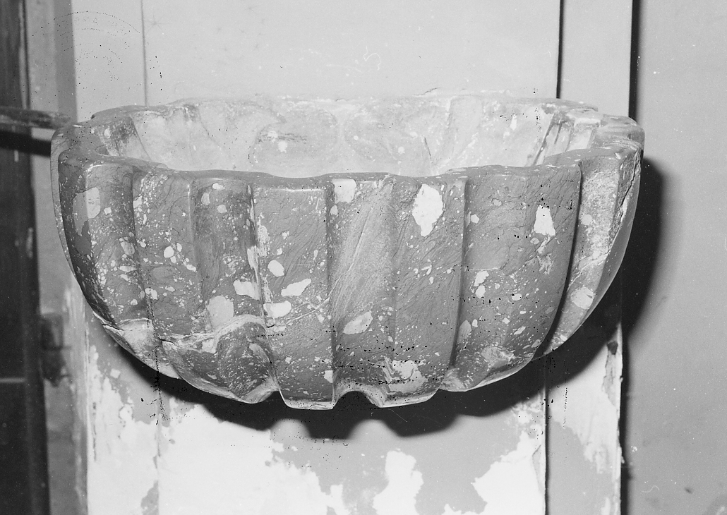 acquasantiera da parete, coppia - ambito Italia centrale (sec. XIX)