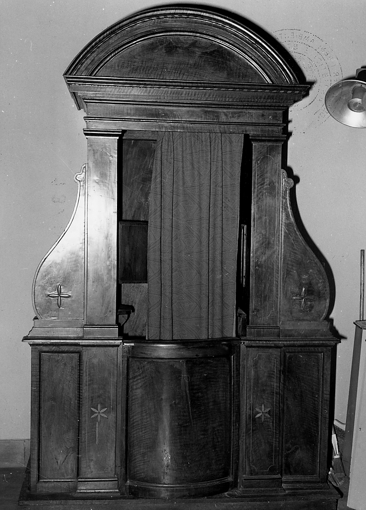 confessionale - ambito Italia centrale (primo quarto sec. XX)