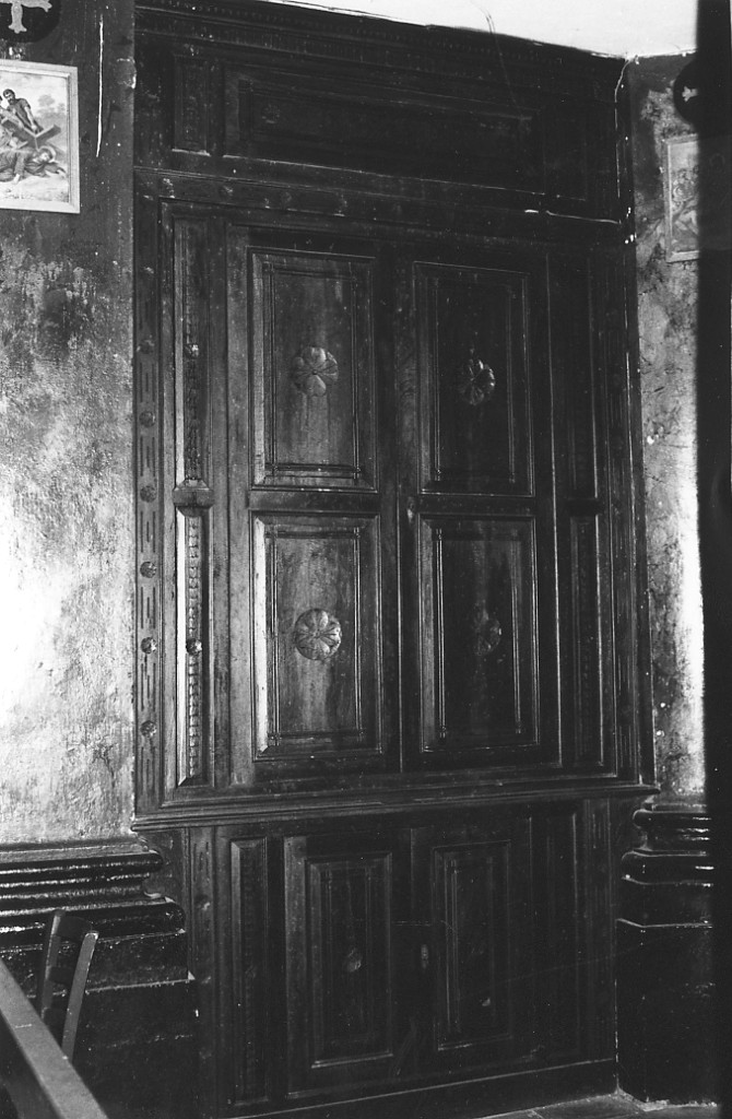 armadio - a muro - ambito abruzzese (sec. XX)