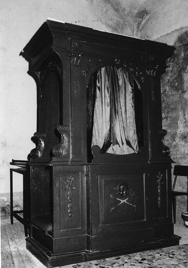 confessionale - ambito Italia centrale (inizio sec. XX)