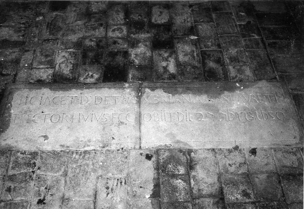 lapide tombale - produzione abruzzese (sec. XVII)