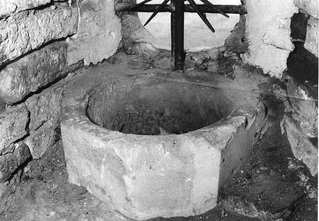 acquasantiera da parete, coppia - ambito abruzzese (prima metà sec. XIX)