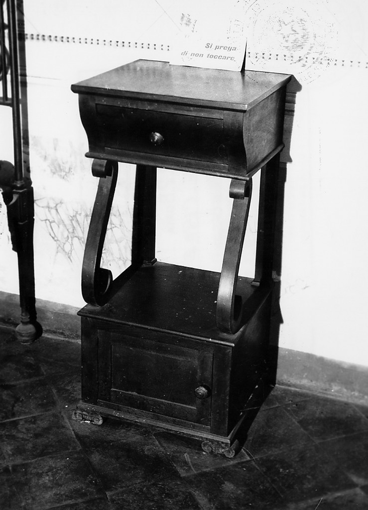 comodino - ambito napoletano (seconda metà sec. XIX)