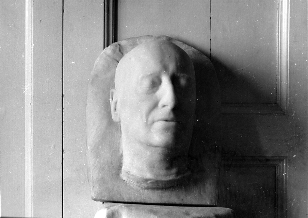 Gabriele D'Annunzio (rilievo) di Minerbi Arrigo (attribuito) (sec. XX)