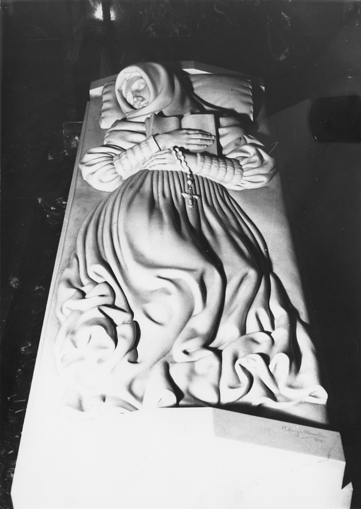 D'Annunzio Luisa (monumento funebre) di Minerbi Arrigo (attribuito) (sec. XX)