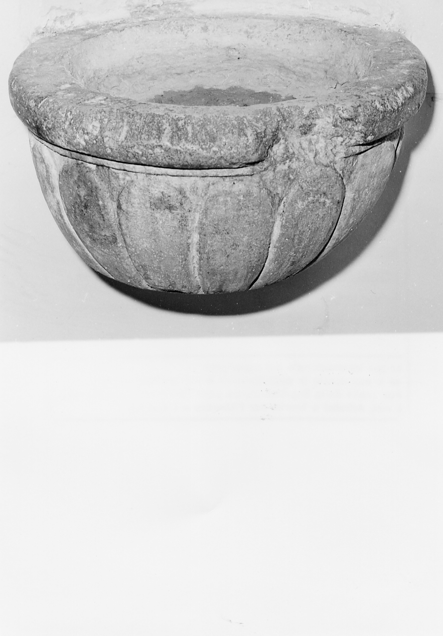 acquasantiera da parete, opera isolata - bottega Italia centrale (sec. XVII)