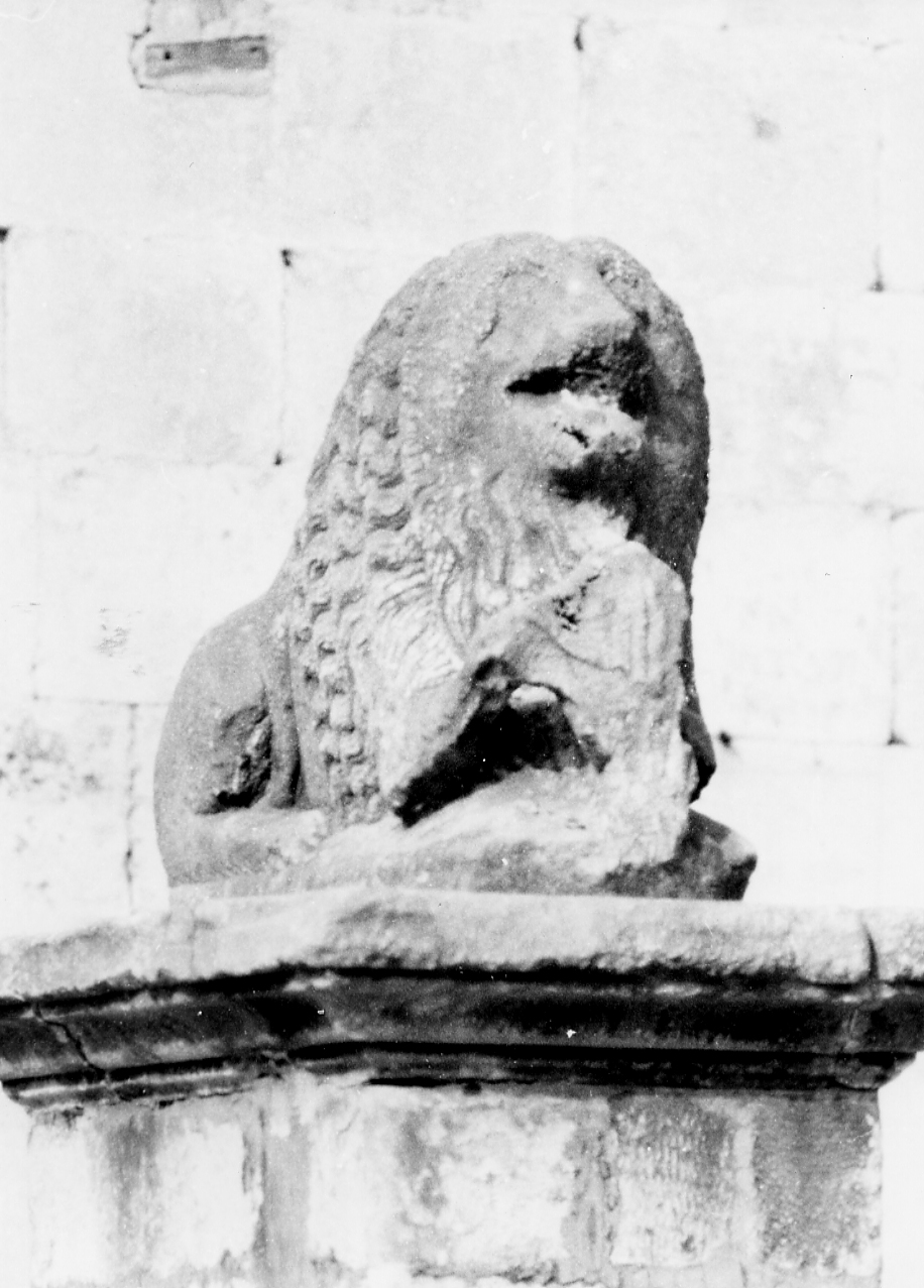 leone (scultura, coppia) - bottega abruzzese (sec. XVI)